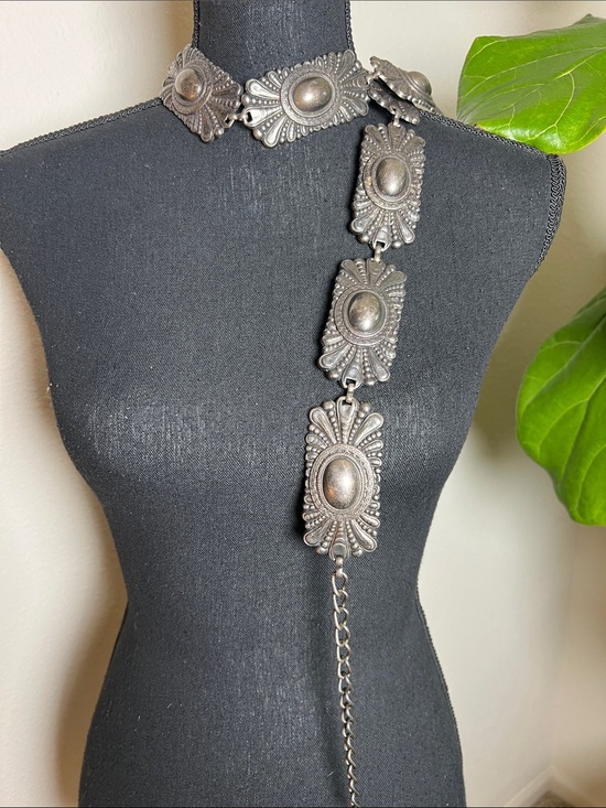 ESCADA Women’s Gun Metal Vintage Ornate Concho Belt Made in Spain HEAVY!! main image 6